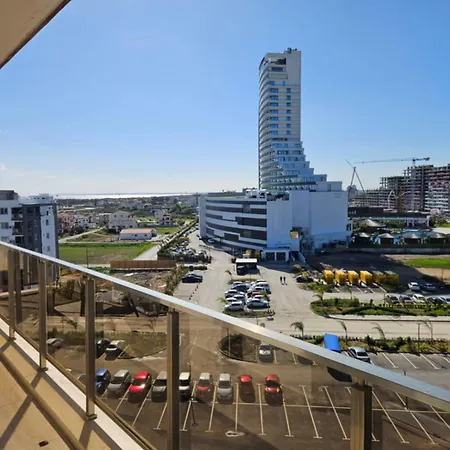 アパート Royal Sun One-bedroom In Long