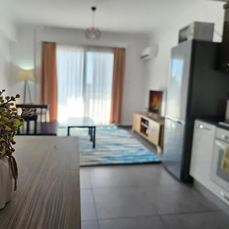 Royal Sun One-bedroom In Long Apartamento *